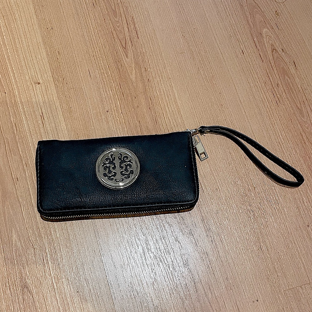 Black purse
